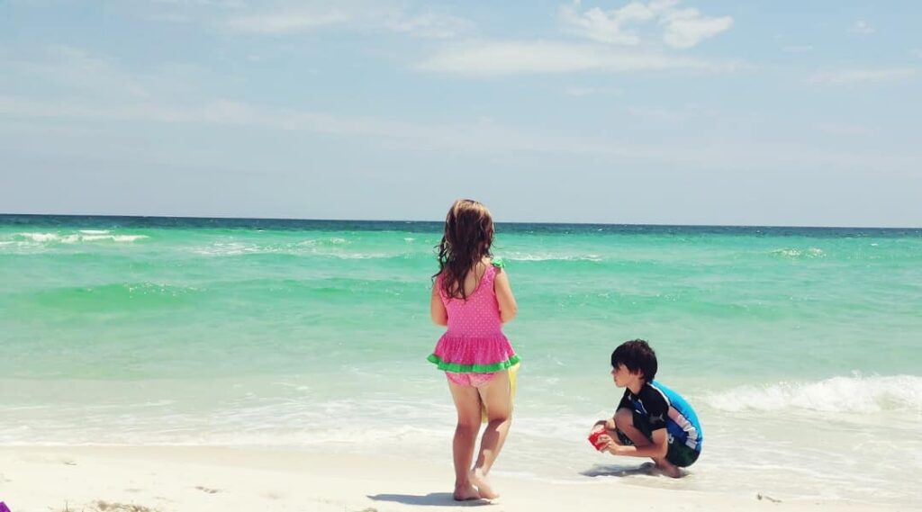 kids playing on Destin Beach