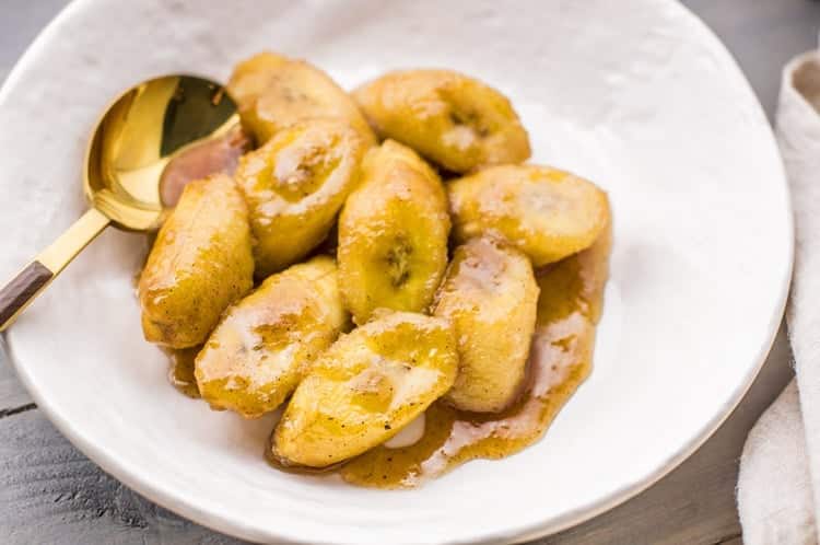 Slow Cooker Bananas Foster Dessert