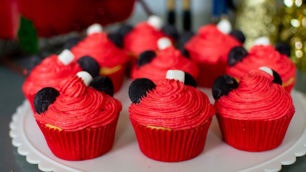 mickey santa cupcakes