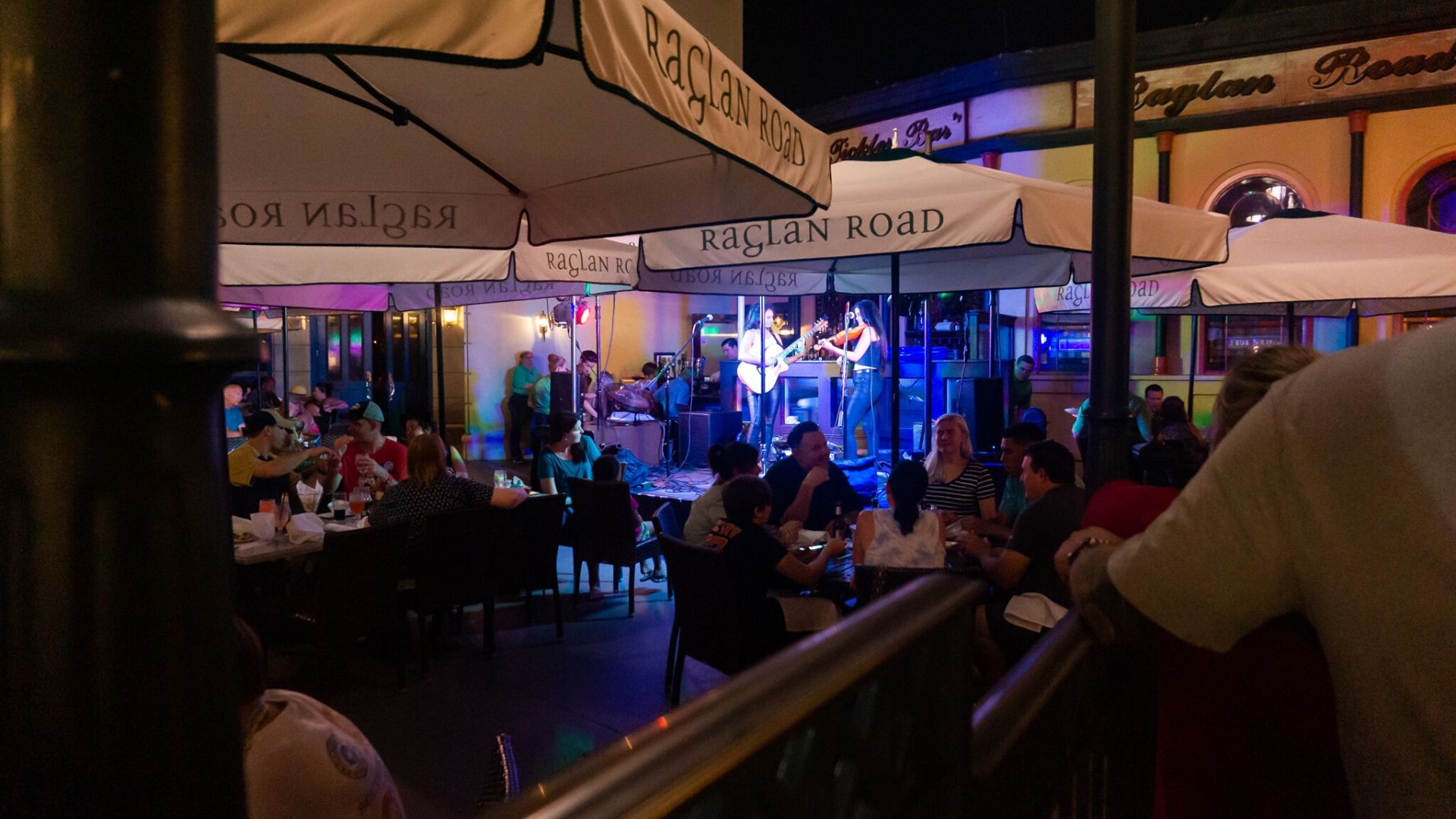 Raglan Road Patio Stage Disney Springs