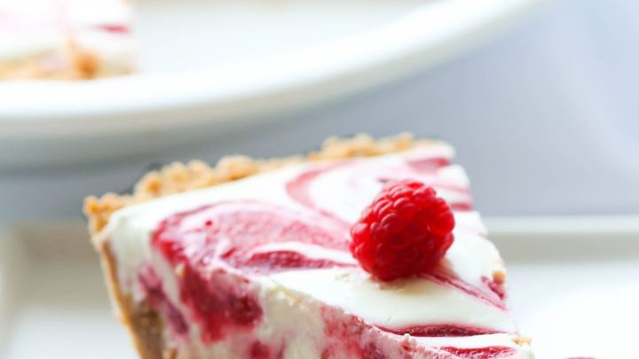 Frozen Raspberry Lemonade Pie 1 scaled