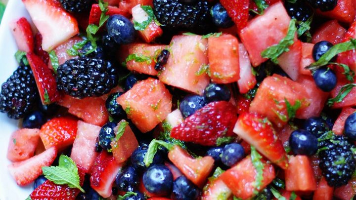 berry watermelon salad finish